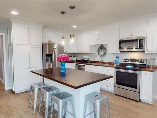 125 Whistle Stop Ln, Dobson, NC 27017