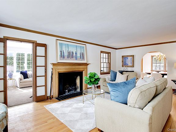 3rd image of 448 Abbey Road N