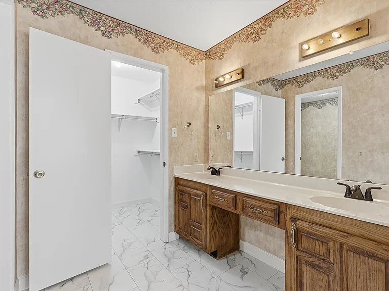 7612 Jerome Dr — Photo 21