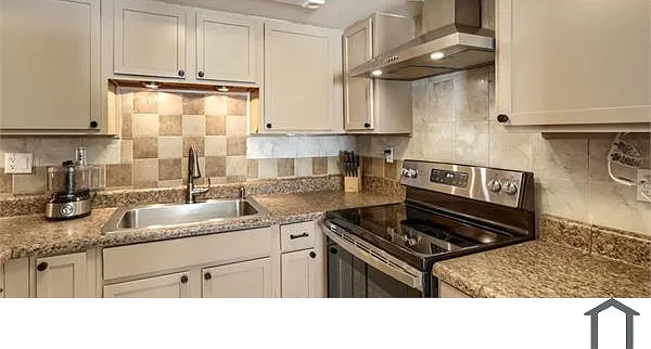 3 bed, 1339 sqft, $3,500 — Photo 2