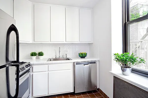 Sold by Level Group | media 10