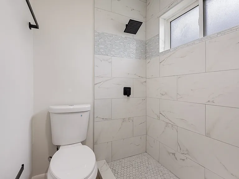 1650 Leach Cir — Photo 8