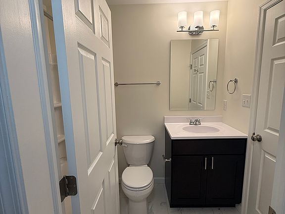 4th image of 1217 Waterford Dr #A