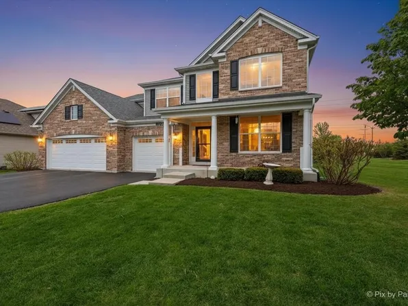 8992 Pearsall Dr, Huntley, IL 60142