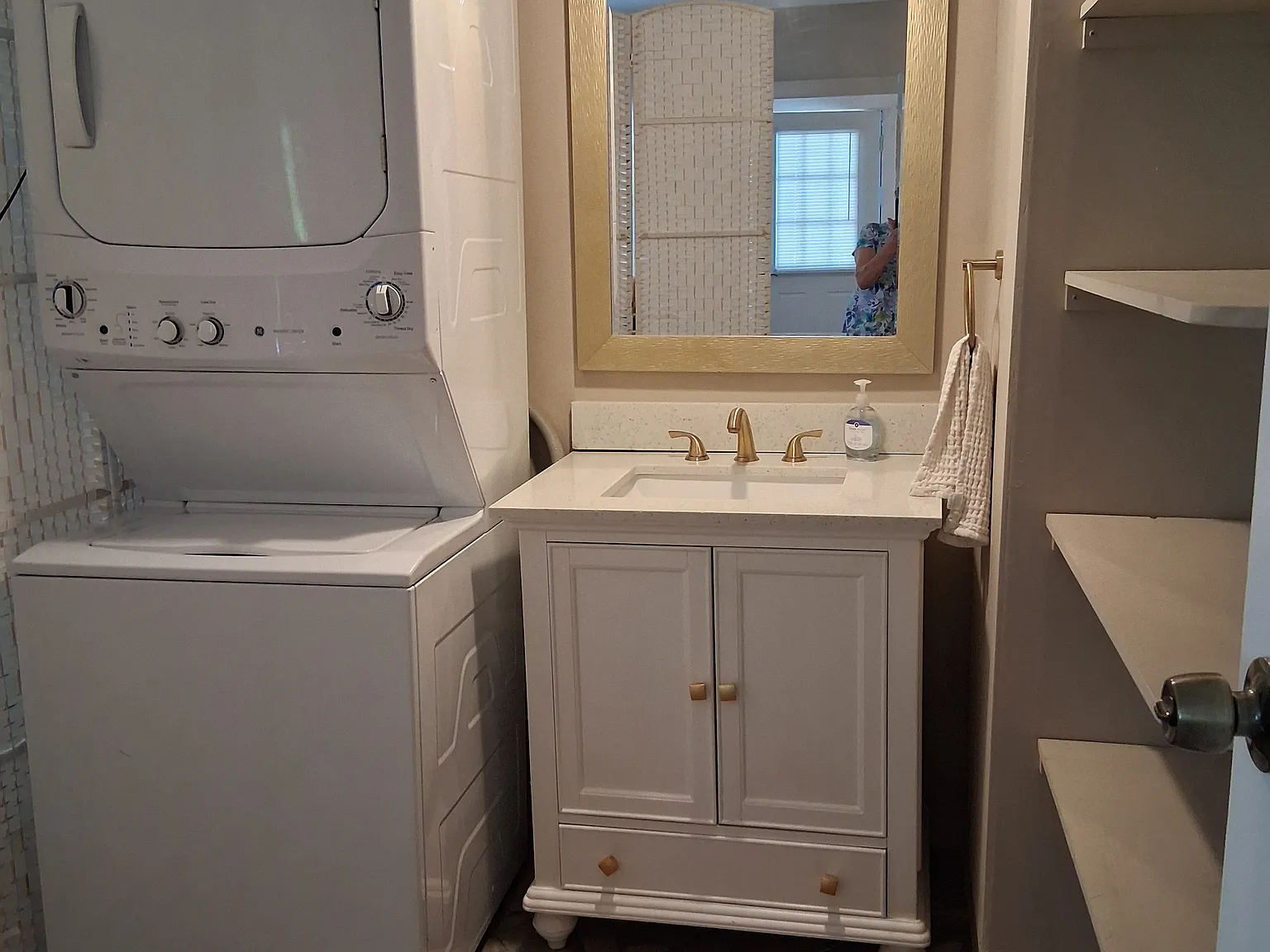Studio, 700 sqft, $1,300 — Photo 4