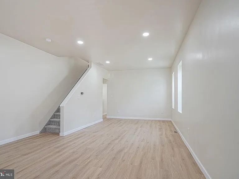 1830 Filmore St — Photo 3