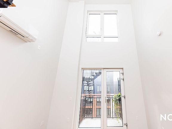 5th image of 45-57 Davis St #903