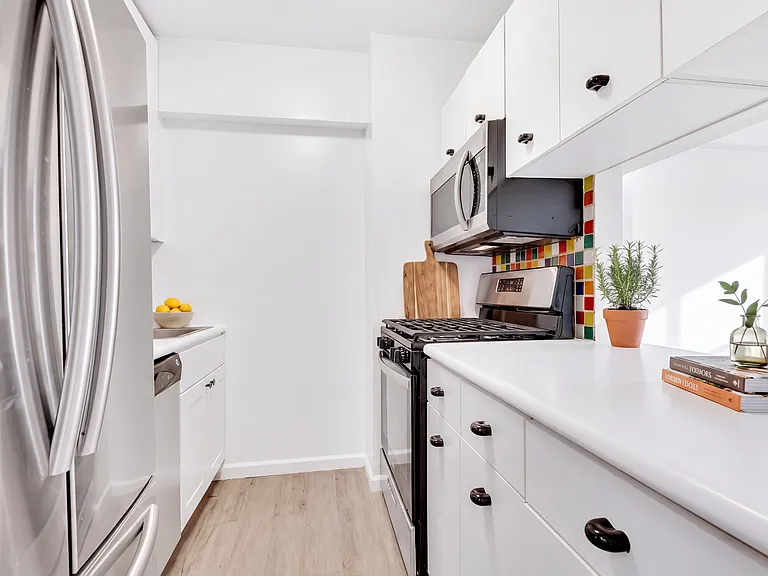 45 E 25th St #8D — Photo 5