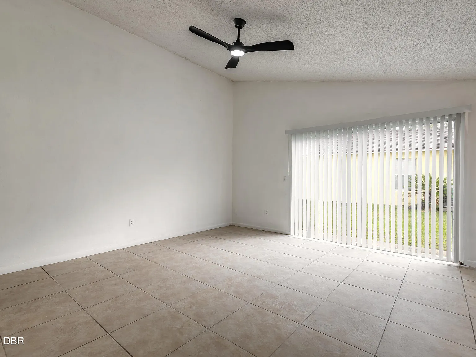 3 bed, 2.0 bath, 1109 sqft, $1,650 — Photo 3