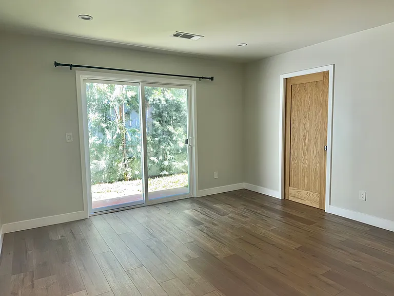 2242 N Fairview St #102 — Photo 7
