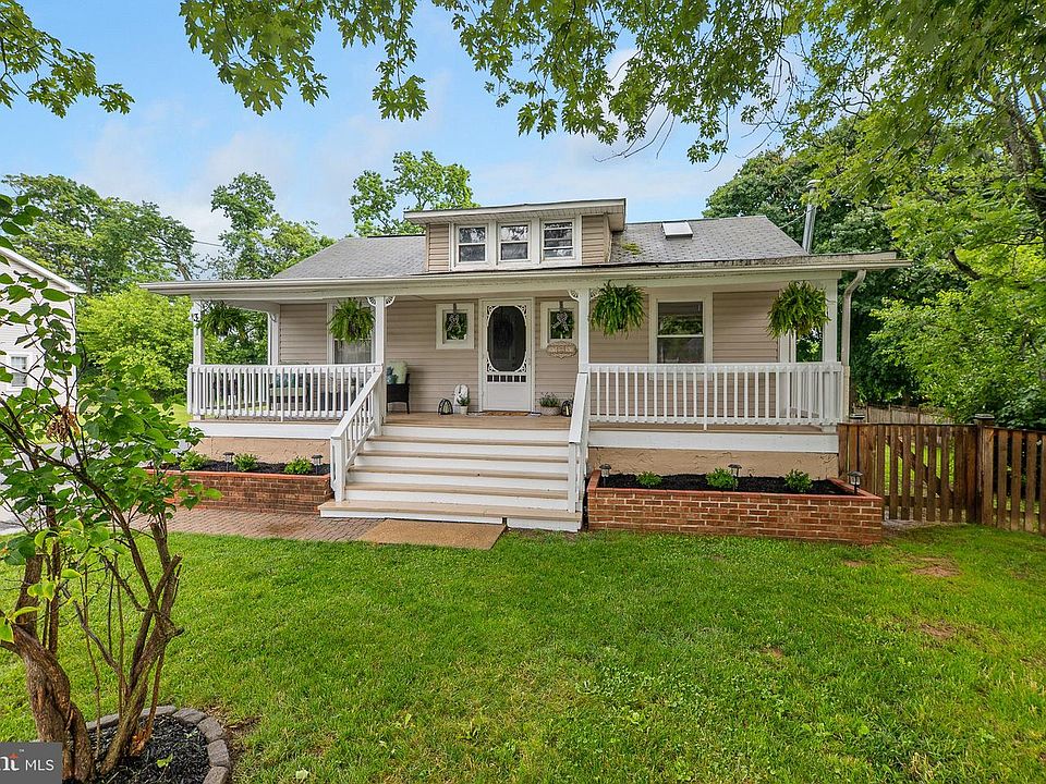 1st image of 33 Bond Ave