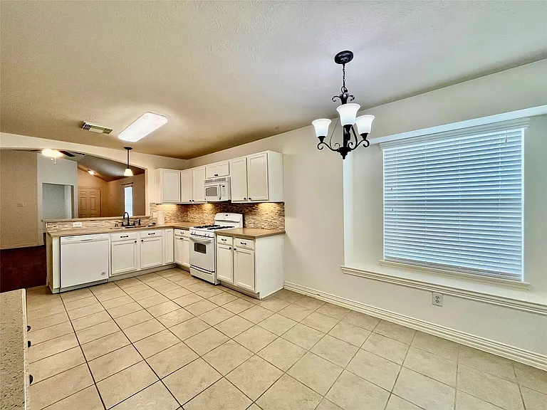 5518 Gibralter Pl — Photo 5