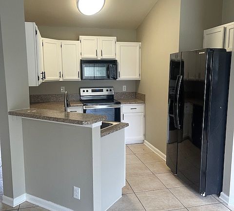 3rd image of 2270 E Luana Dr