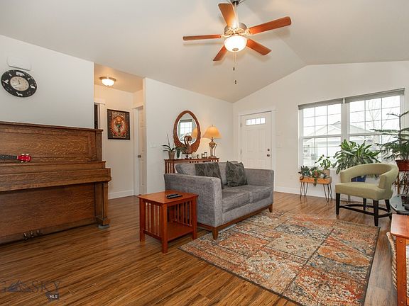 5th image of 2329 Sturnella Ln