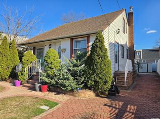461 Greengrove Ave, Uniondale, NY 11553