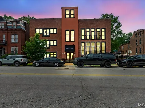 2401 S 12th St APT 101, Saint Louis, MO 63104