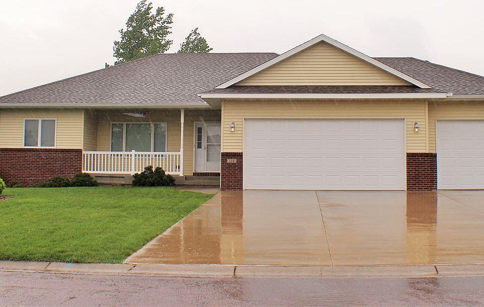 1st image of 316 Woodhaven Ln