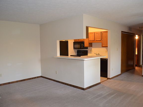 3rd image of 23239 Rosewood Ct APT 1008