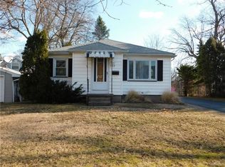 152 Sheraton Dr, Rochester, NY 14616