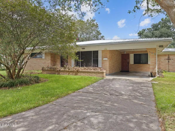 124 N Cemetery St, Saint Martinville, LA 70582