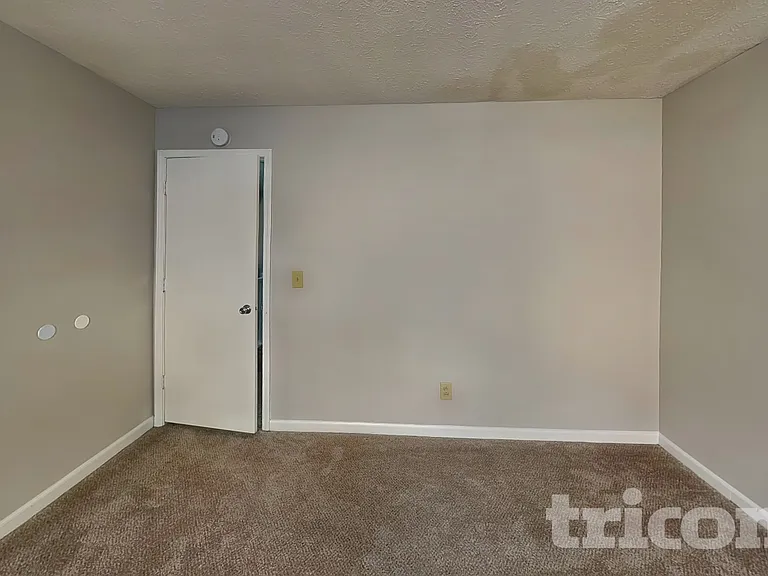 1147 Reading Dr NW — Photo 9