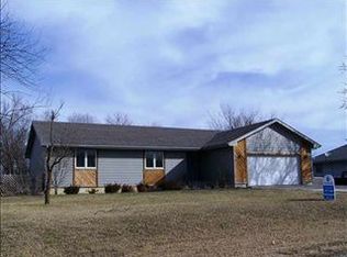 304 E 7th St, Hoyt, KS 66440