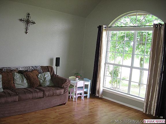 3rd image of 10886 S 251st East Ave