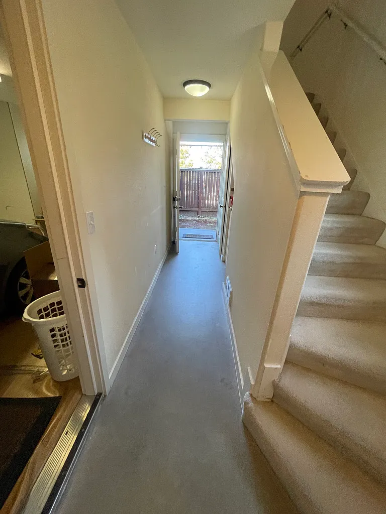 2 bed, 1.5 bath, 1420 sqft, $2,900 — Photo 3
