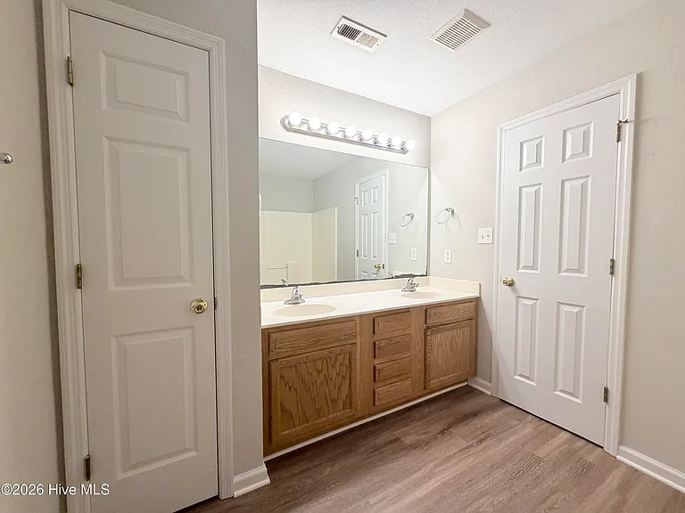 60 Rainbow Rd #2 — Photo 14