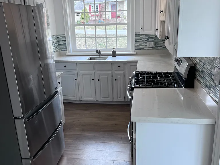 804 Shadeland Ave — Photo 6