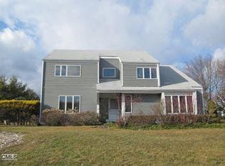 103 Field Point Dr, Fairfield, CT 06824