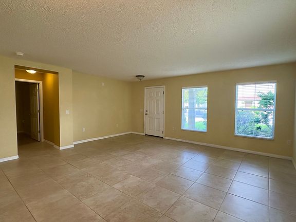 5th image of 256 Canna Dr