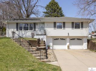 3614 Armbrust Dr, Omaha, NE 68124