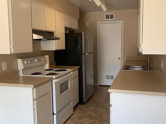 2nd image of 1410 E Puget Ave APT 4