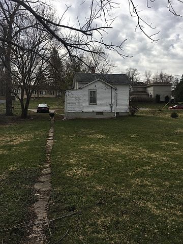 2nd image of 305 E Van Emmon St