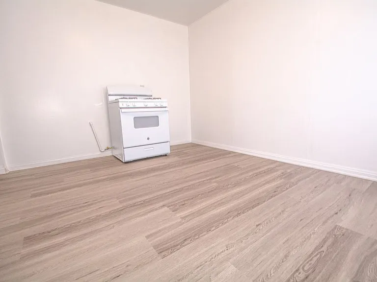 306 N Azusa Ave — Photo 13