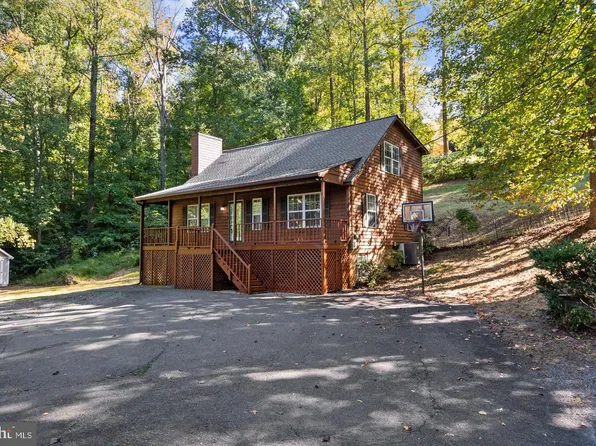 662 Northern Spy Dr, Linden, VA 22642