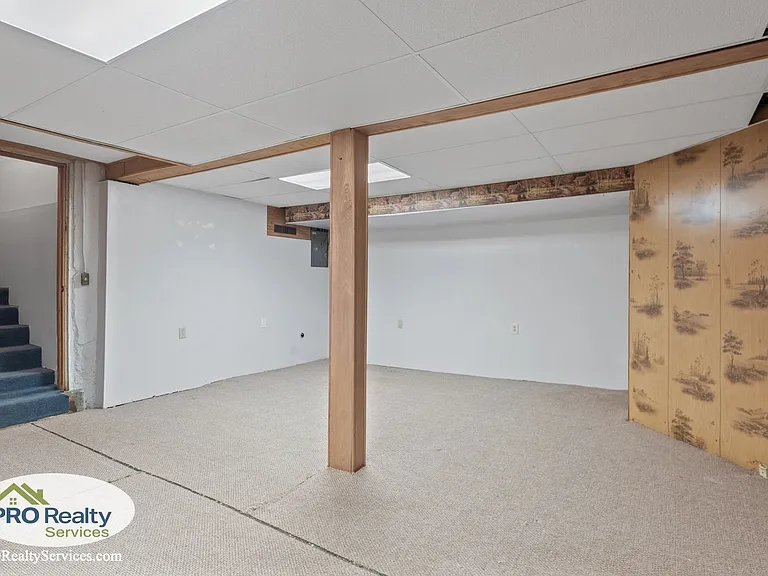 257 E Spruce St — Photo 14