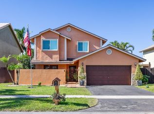 940 SW 96th Avenue, Pembroke Pines, FL 33025