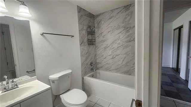 206 Canberra Ct — Photo 13