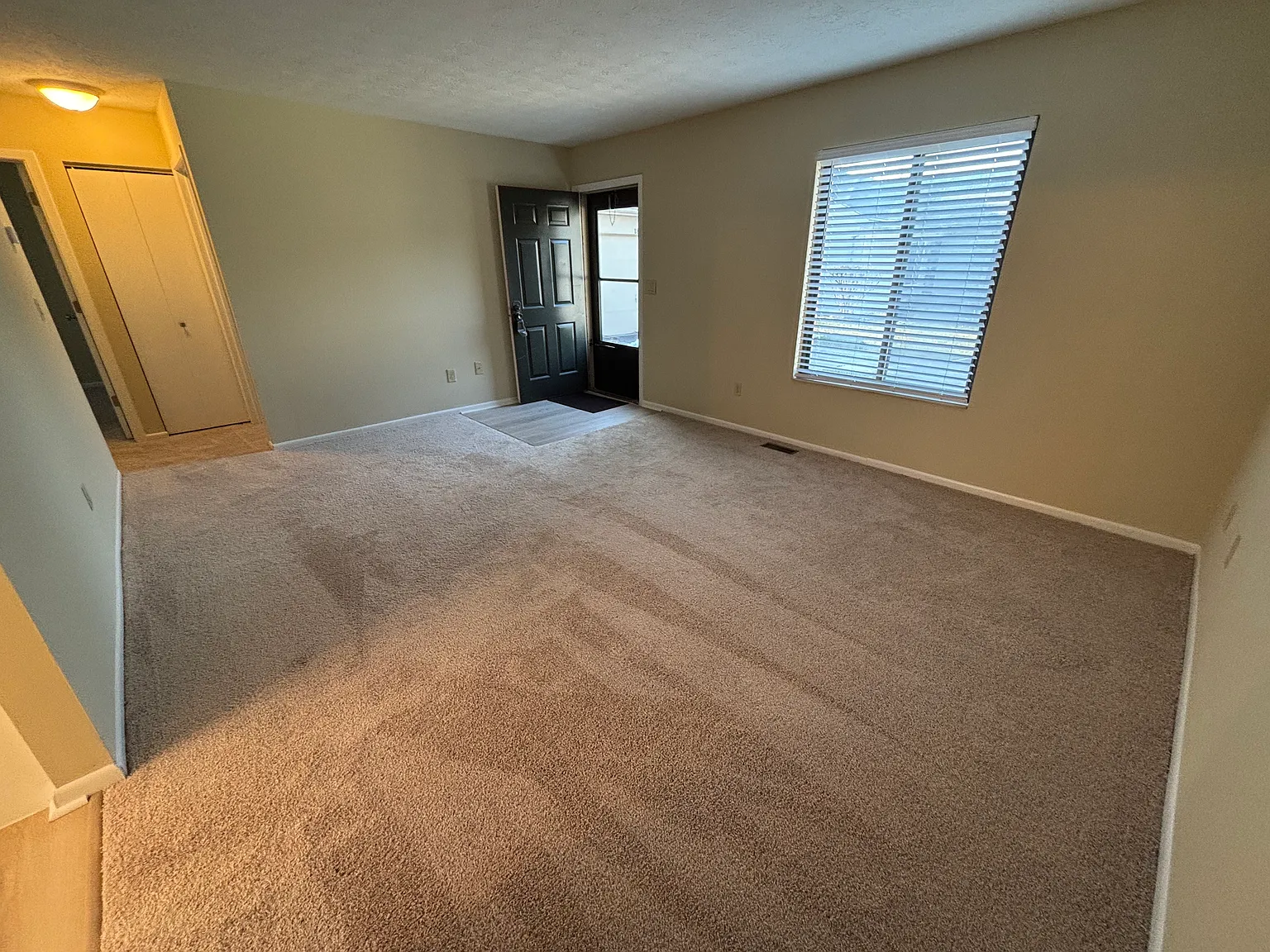 2 bed, 898 sqft, $1,395 — Photo 3