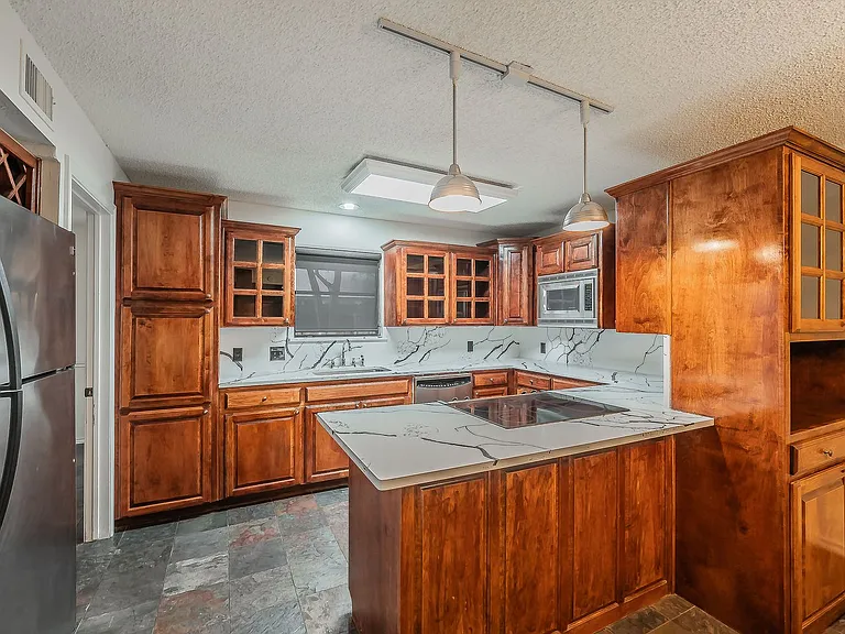 3704 Hulen Park Dr — Photo 14
