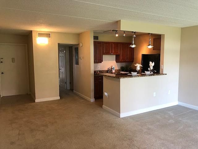 1st image of 514 N Trask St APT 205B