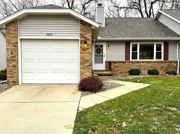 2637 1st Street Ct, Moline, IL 61265