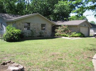 392 Fleetwood Dr, Bartlesville, OK 74006