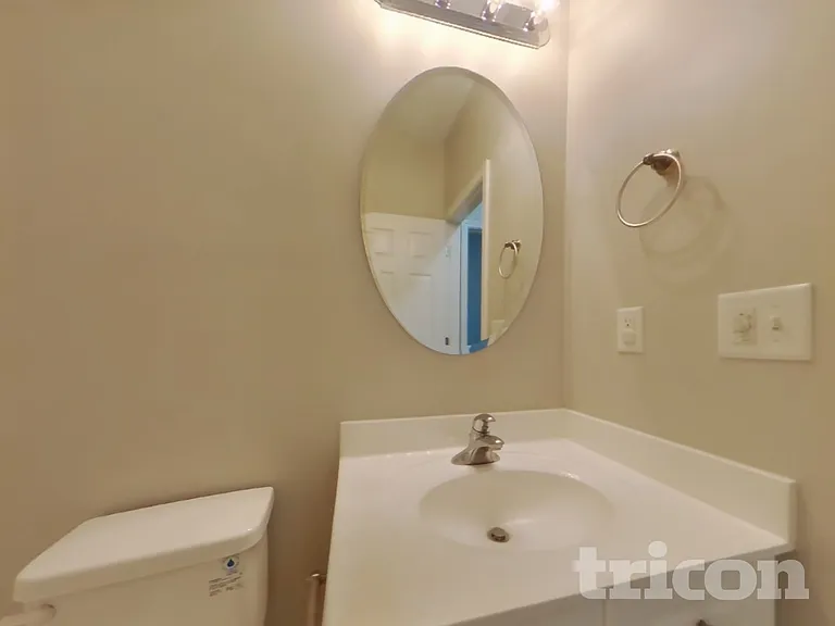 1060 Middlebrooke Dr — Photo 17