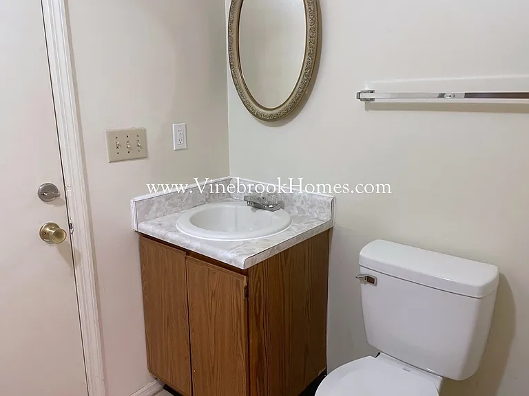 2467 Cross Village Dr — Photo 7