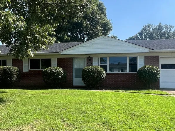 3809 Rope Ln, Virginia Beach, VA 23452