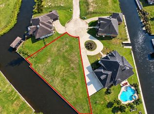 1205 Bourbon St, Bridge City, TX 77611