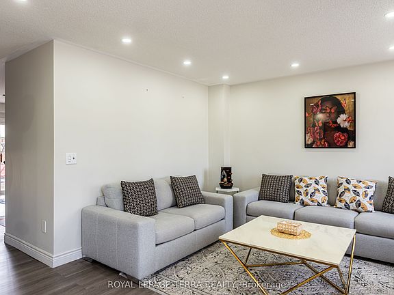 5th image of 2871 Darien Rd #7